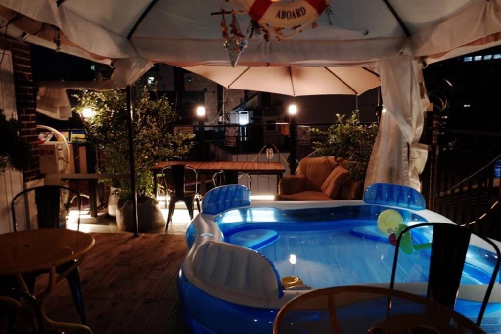 Hongdae Rooftop Garden Apartment